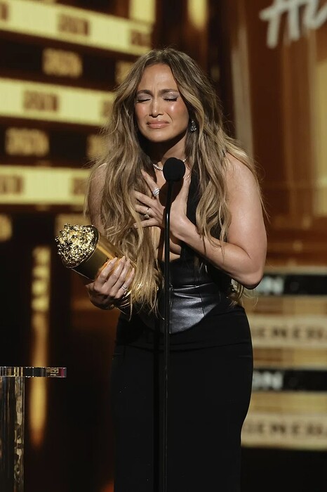 1767905090592849794993814313794