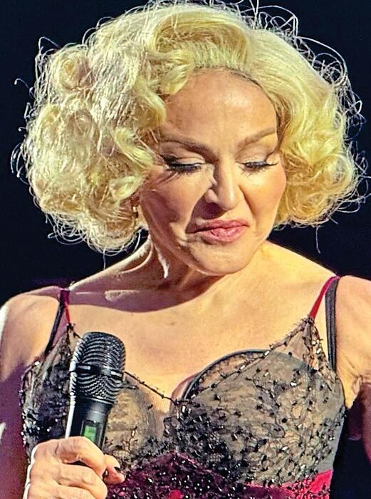 MADONNA-GOING-BALD