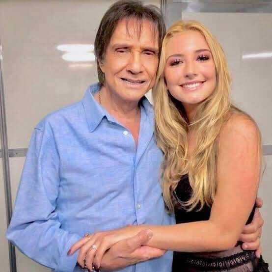 La novia de Roberto Carlos tiene 27 años y él tiene 79 Amistad MiForo